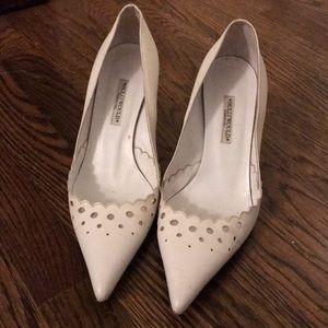 White Hollywould size 10 pumps
